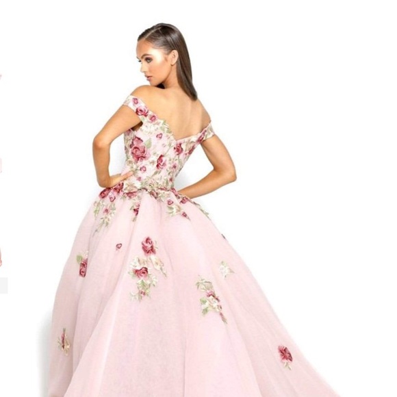 Portia and Scarlett's Ethereal Embroidered Strapless Gown for Unforgettable Occasions main image 1